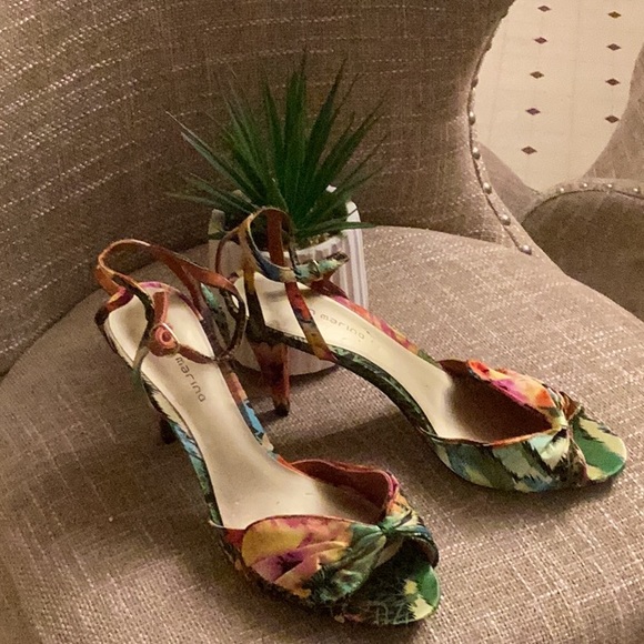 Floral heel sandals - Picture 2 of 3